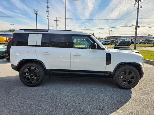 Fuji White 2026 Land Rover Defender P400 X-Dynamic SE