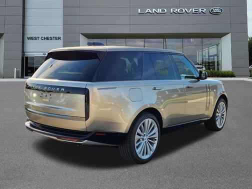 Batumi Gold 2024 Land Rover Range Rover P400 SE
