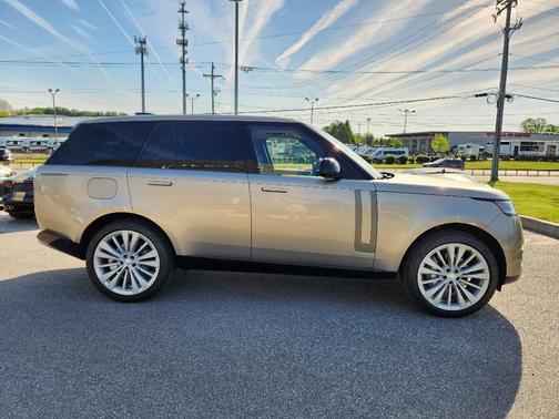 Batumi Gold 2024 Land Rover Range Rover P400 SE