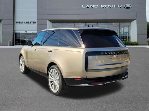 Batumi Gold 2024 Land Rover Range Rover P400 SE