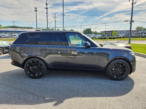 Carpathian Grey 2026 Land Rover Range Rover P400 SE