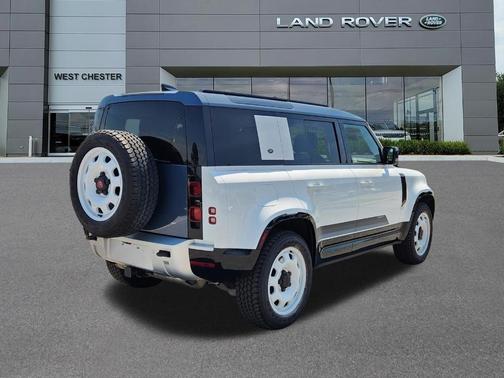Fuji White 2024 Land Rover Defender P400 S