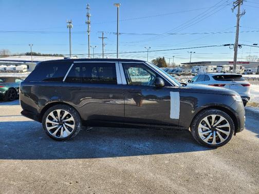 2026 Land Rover Range Rover P530 SE 7 Seat