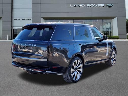 2026 Land Rover Range Rover P530 SE 7 Seat