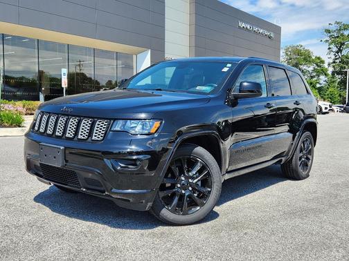 Black 2019 Jeep Grand Cherokee Altitude