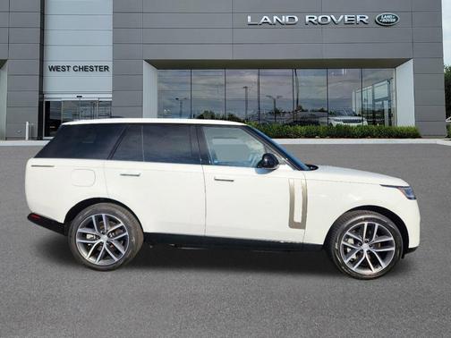 2025 Land Rover Range Rover P550e SE