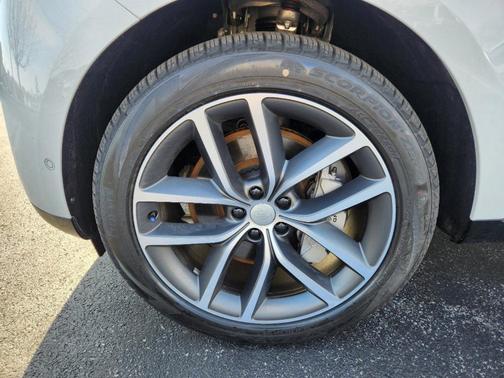 2025 Land Rover Range Rover P550e SE