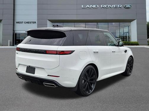 Fuji White 2026 Land Rover Range Rover Sport P400 Dynamic SE