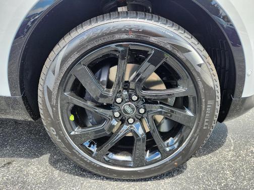 2025 Land Rover Discovery P360 Dynamic SE