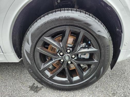 Fuji White 2025 Land Rover Discovery Sport S
