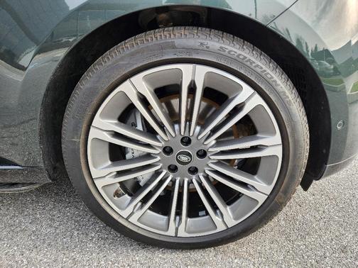 2025 Land Rover Range Rover P530 SE