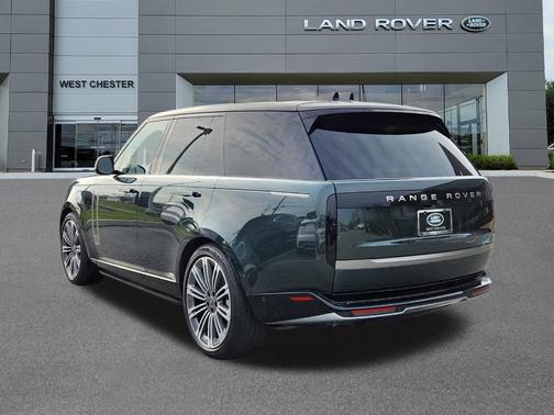 2025 Land Rover Range Rover P530 SE