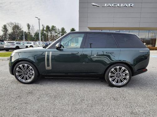 2025 Land Rover Range Rover P530 SE