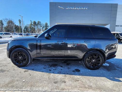 2025 Land Rover Range Rover P400 SE