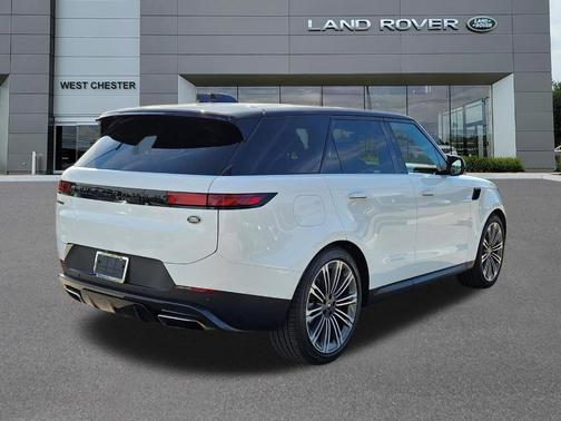Fuji White 2023 Land Rover Range Rover Sport SE