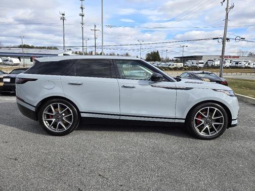 2025 Land Rover Range Rover Velar P250 Dynamic SE