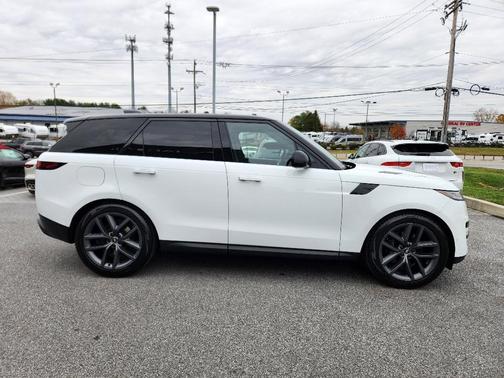 2024 Land Rover Range Rover Sport SE