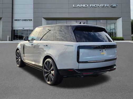 2026 Land Rover Range Rover SV