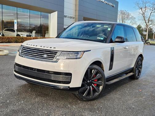 2026 Land Rover Range Rover SV