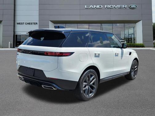 Fuji White 2026 Land Rover Range Rover Sport P360 SE