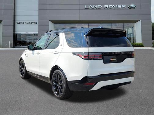 Fuji White 2026 Land Rover Discovery Dynamic SE