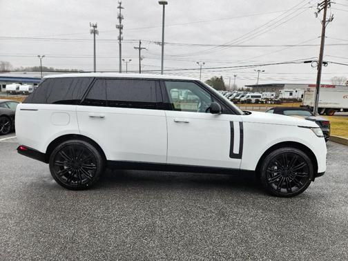 2026 Land Rover Range Rover P400 SE 7 Seat