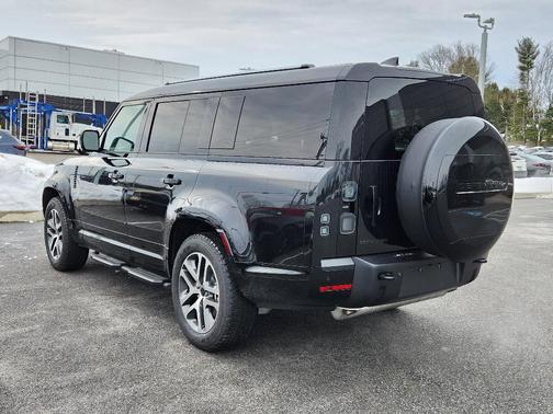 2026 Land Rover Defender P400 X-Dynamic SE