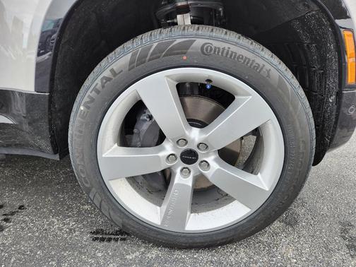 2026 Land Rover Defender 110 X-Dynamic SE