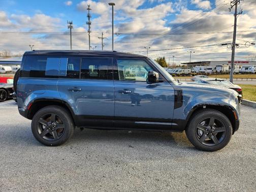 2026 Land Rover Defender 110 X-Dynamic SE