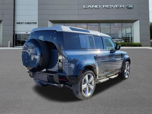 2026 Land Rover Defender 110 X-Dynamic SE
