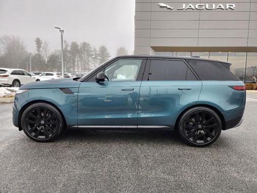 2024 Land Rover Range Rover Sport SE