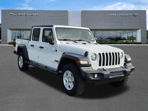White 2020 Jeep Gladiator Sport
