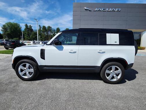 Fuji White 2024 Land Rover Defender P400 S