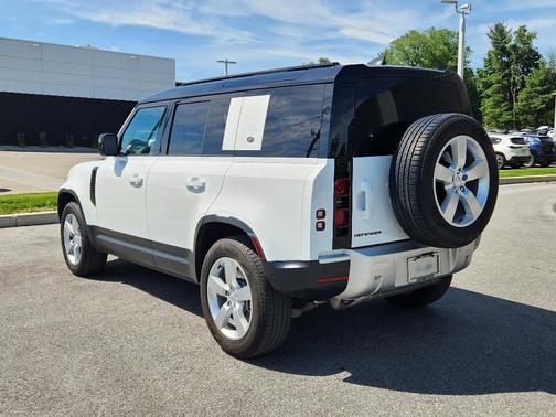 Fuji White 2024 Land Rover Defender P400 S