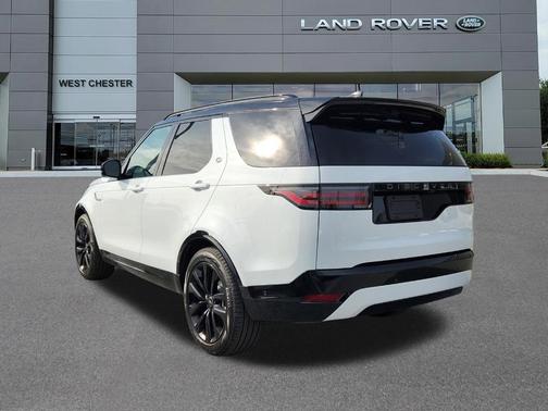 Fuji White 2026 Land Rover Discovery Dynamic SE