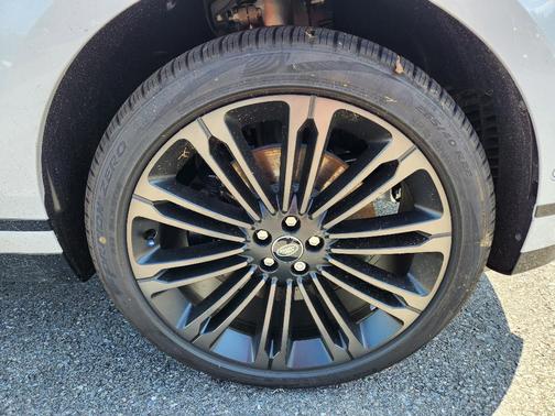 2026 Land Rover Range Rover Velar P400 Dynamic SE