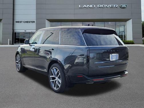 2025 Land Rover Range Rover P400 SE 7 Seat