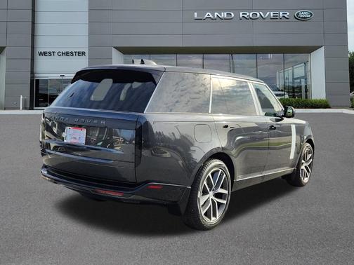 2025 Land Rover Range Rover P400 SE 7 Seat