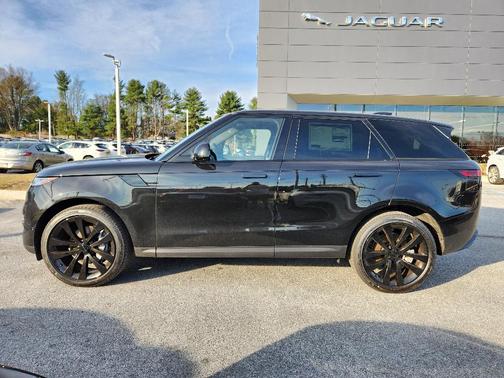 2026 Land Rover Range Rover Sport SE