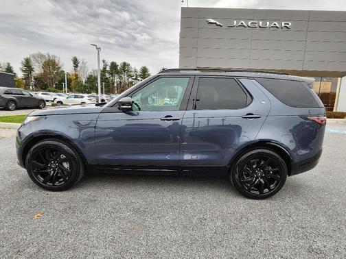 2025 Land Rover Discovery P300 Dynamic SE