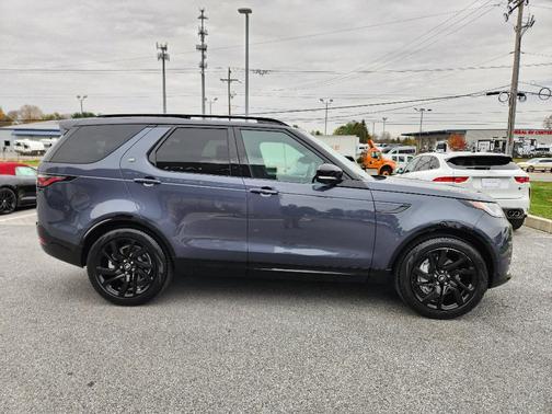 2025 Land Rover Discovery P300 Dynamic SE