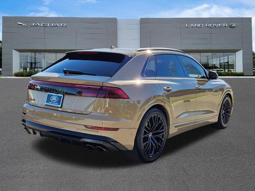 2024 Audi SQ8 4.0T Premium Plus