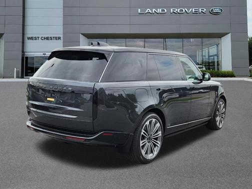 Carpathian Grey 2026 Land Rover Range Rover P400 SE 7 Seat