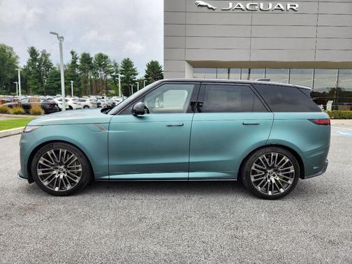 2025 Land Rover Range Rover Sport P635 SV Edition Two