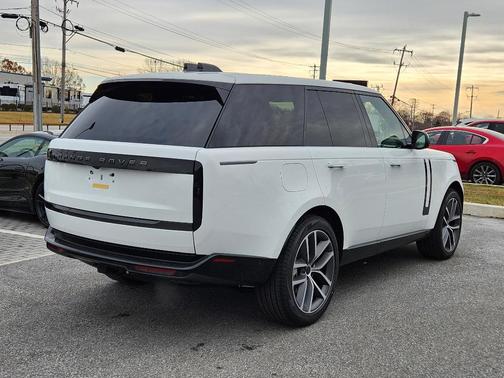 2026 Land Rover Range Rover SE