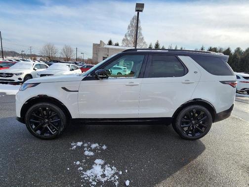 2026 Land Rover Discovery Tempest Edition