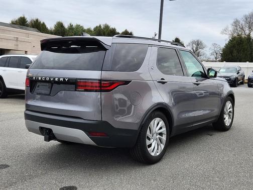 2024 Land Rover Discovery P300 S