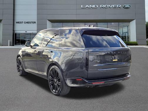 2024 Land Rover Range Rover P530 SE