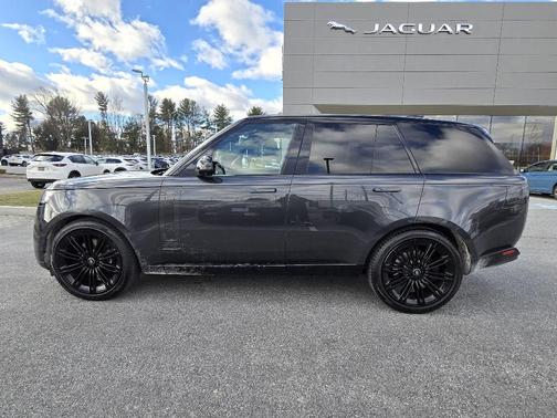 2024 Land Rover Range Rover P530 SE