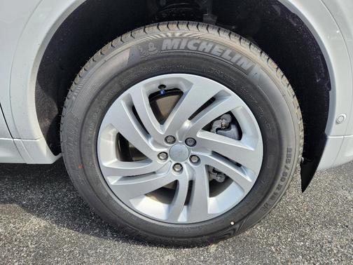 2025 Land Rover Discovery Sport S